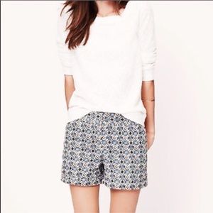 ANN TAYLOR LOFT Blue Floral Print Shorts-Size 00